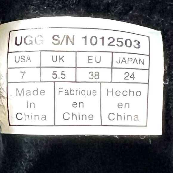 UGG Classic Ankle Bootie Women's 7 Black Leather Sheepskin Lining Pull On Casual - Picture 10 of 11